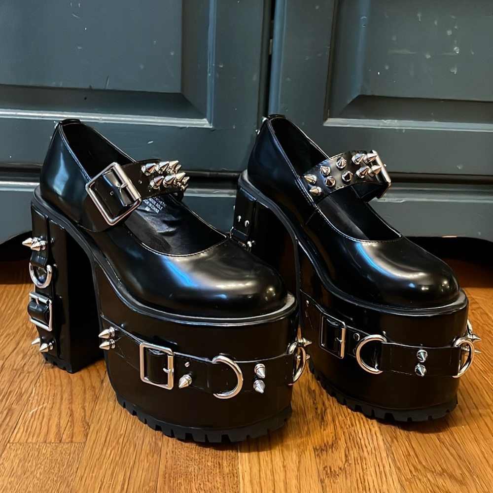 Current Mood Heart to Break Platform Mary Janes US 8 please read